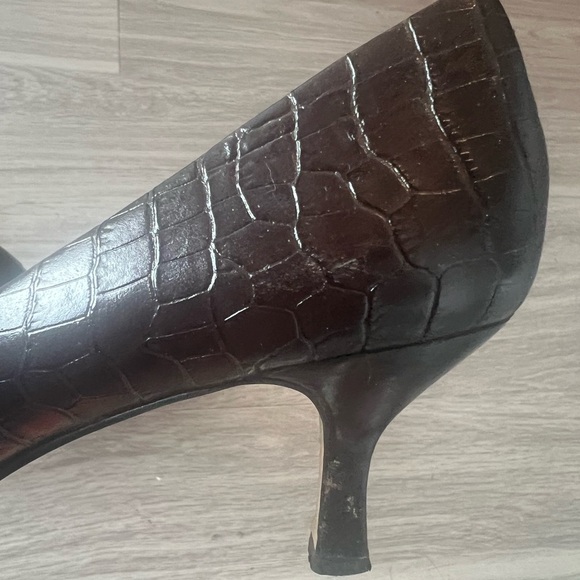 Bandolino Black Croc-Embossed Heels Timeless Elegance - Picture 3 of 4